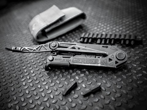 Multitool Gerber Center Drive black w/ Bit Set Multitool Gerber Center Drive black w/ Bit Set