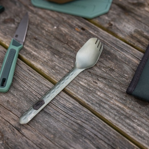 Niezbędnik Gerber ComplEAT Devour Spork Tinanium Niezbędnik Gerber ComplEAT Devour Spork Tinanium